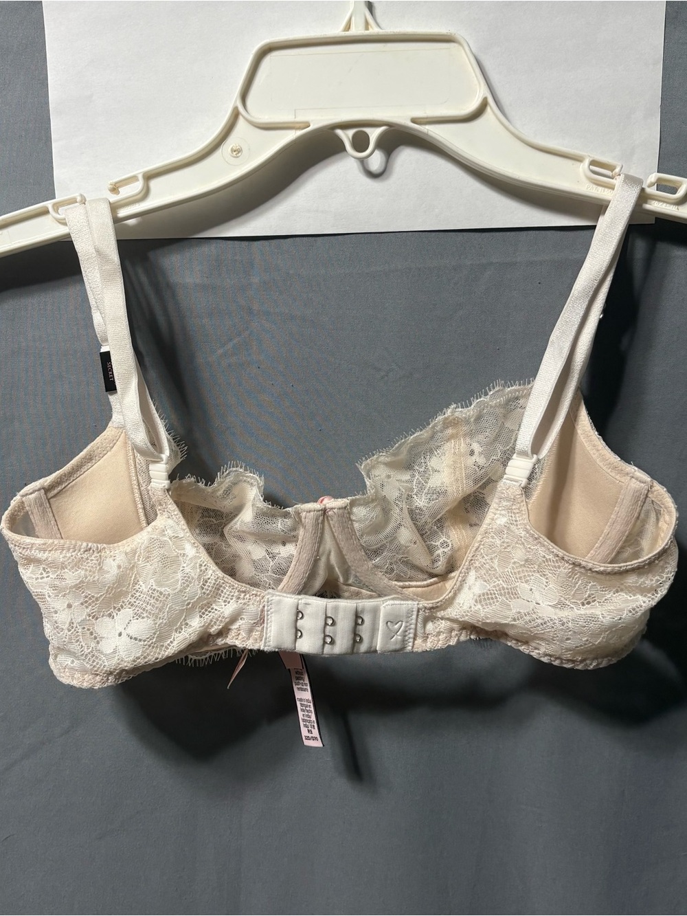 Victoria’s Secret Dream Angels Push-Up Unlined w/o Padding Bra in Coconut White - Picture 5 of 14